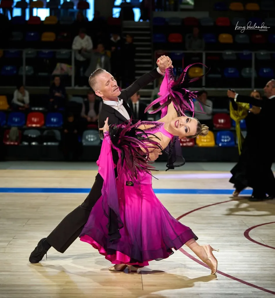 Pascal Selou et Sophie Chaplain en compétition de danses de salon – École10Danses